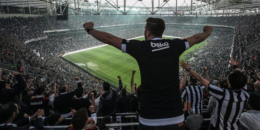 UEFA hata yaptı, taraftar tepki gösterdi!