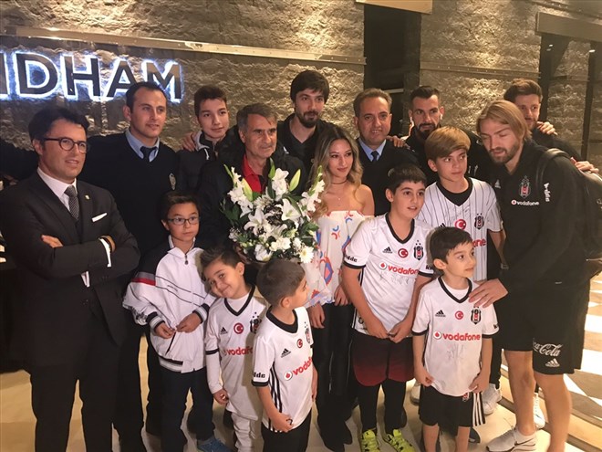 Beşiktaşlı futbolcuları şehit çocukları karşıladı!