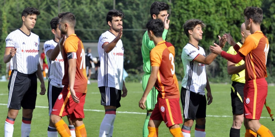 G.Saray'n altyapı derbisindeki ''kart'' oyunu