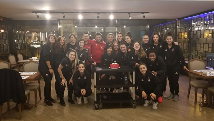Beşiktaş Kadın Futbol Takımından Elif Keskin’in doğum günü kutlandı