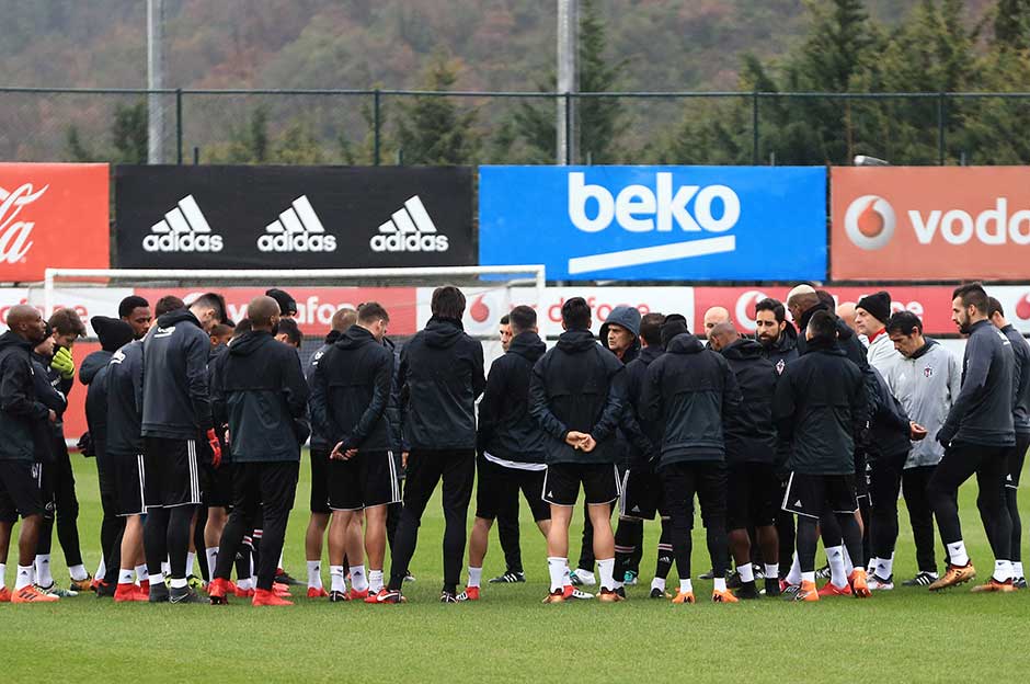 Şenol Güneş rotasyona gidiyor! Oyuncularla tek tek konuştu...