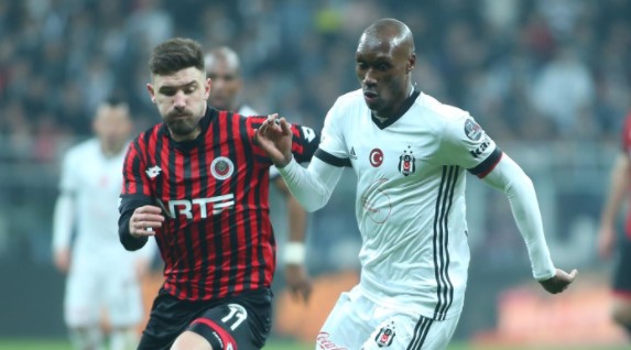 Beşiktaş'ın Atiba kararı! 1+1 mi, yardımcı hocalık mı?