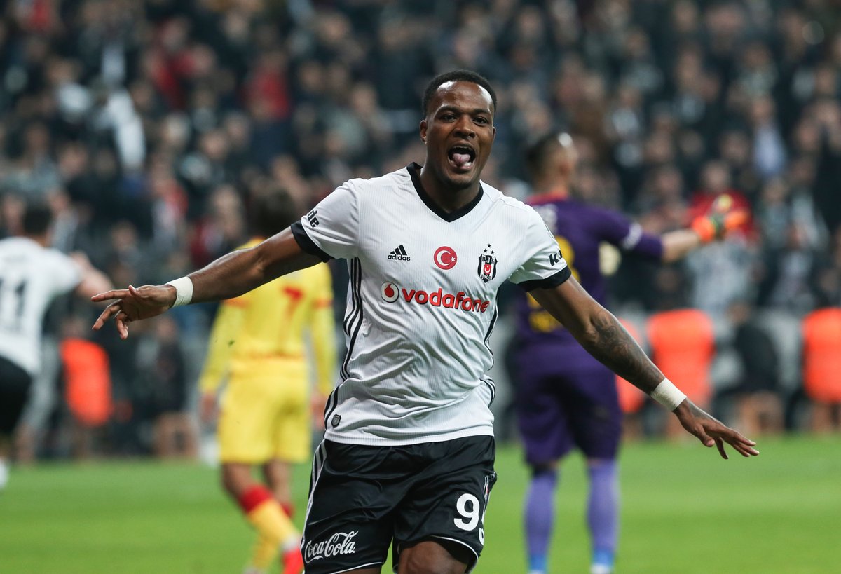 Güneş'ten, Larin'e özel ilgi!