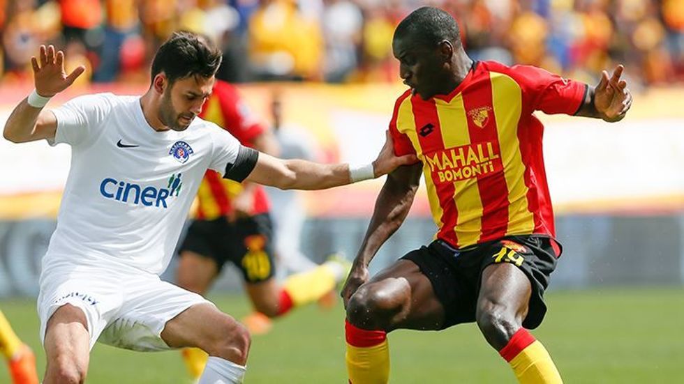 Flaş iddia! Demba Ba adım adım Beşiktaş'a!