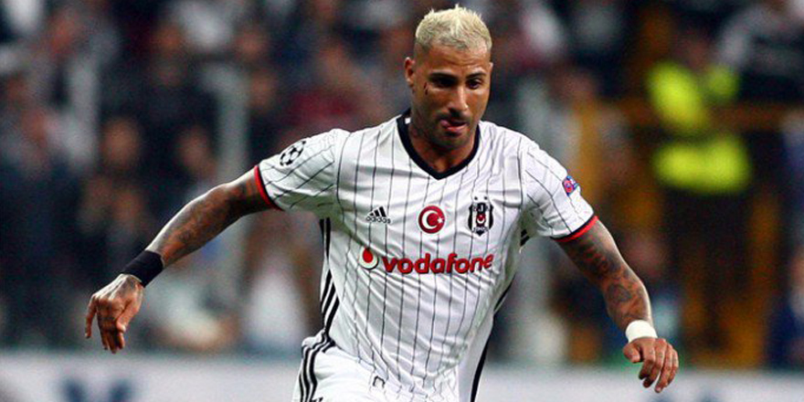 Quaresma'ya taş ve çakmak atıldı