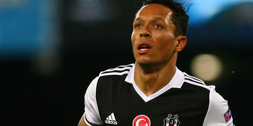 "Adriano Türkiye'den ayrılmak istiyor"