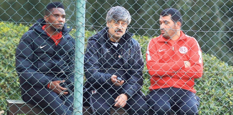 Eto’o maçı Süreyya Soner'le izledi