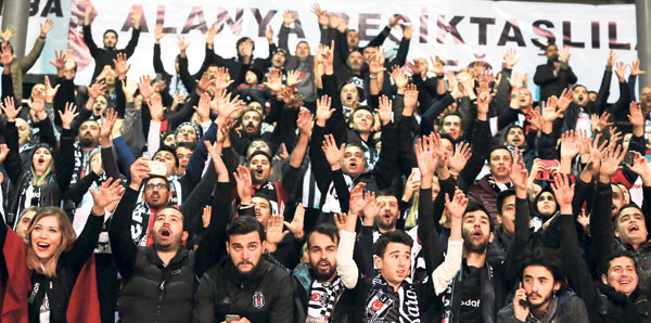 Alanyasporlulardan Eto'o sataşması!