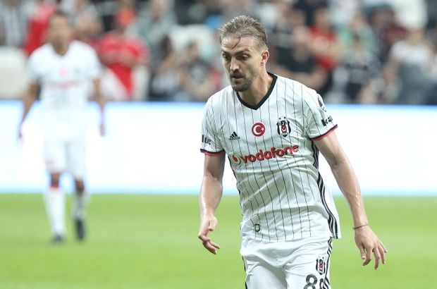 Caner'den Nuri Şahin'e "Bugün de biz kaldıracağız"
