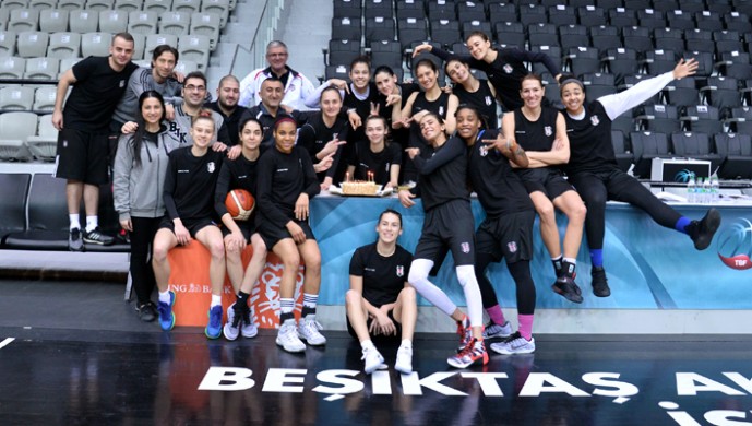 Genç basketbolcumuz doğum günü kutlaması