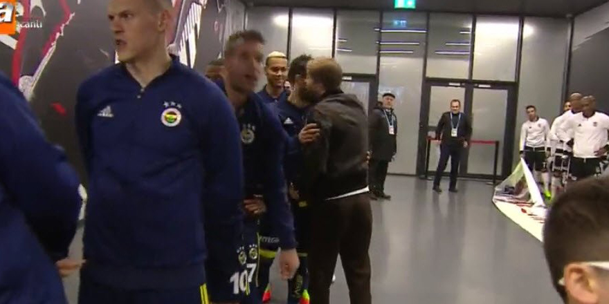 Caner, eski takım arkadaşlarıyla selamlaştı