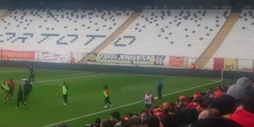 Yeni Malatyaspor taraftarından Vodafone Arena'ya teşekkür pankartı