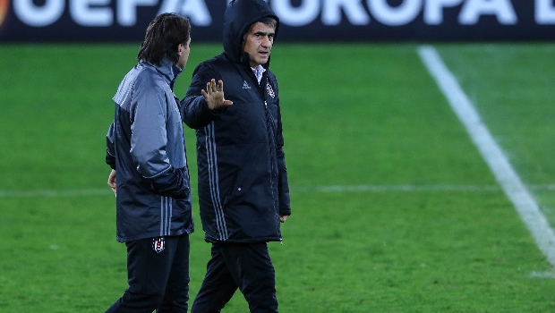 Şenol Hoca'dan Akhisar maçı öncesi oyuncularına özel uyarı: "Duvar olacaklar"