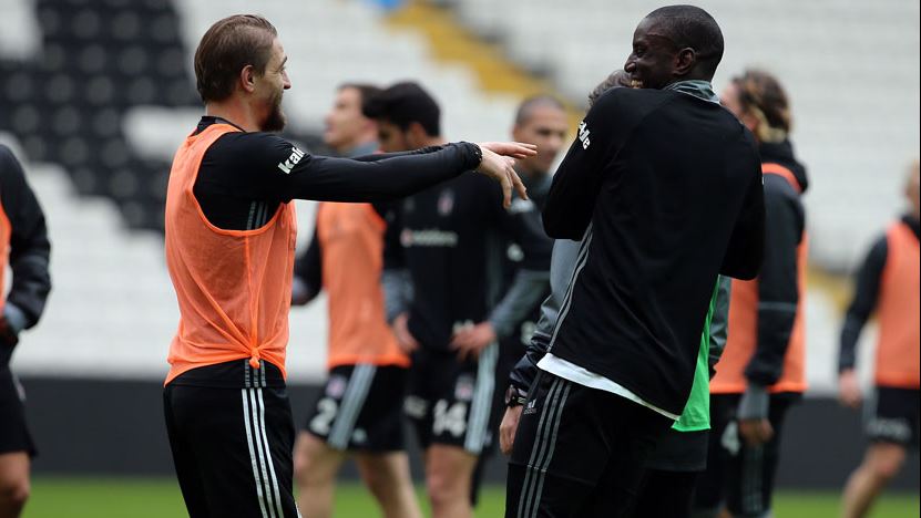 Beşiktaş, Caner'in bonservisi için kararını verdi
