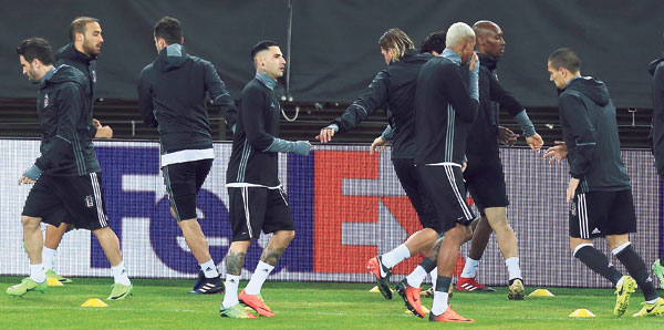 Beşiktaş "derbi" taktiği ile sahaya çıkacak