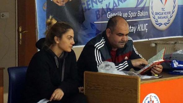 Beşiktaşlı voleybolculardan kitap kampanyasına destek
