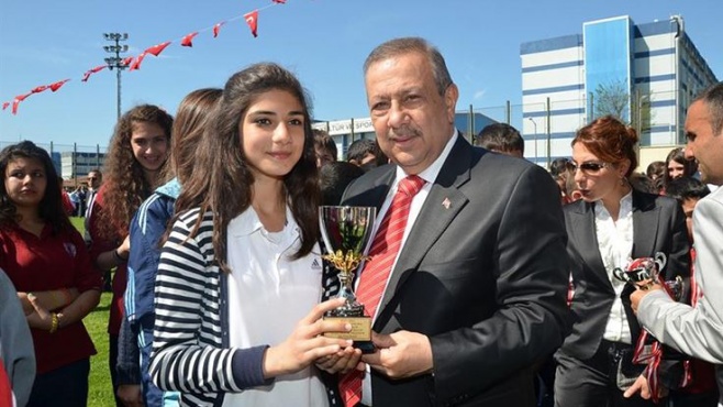 Beşiktaş'a UEFA Anıtı sözü verdi