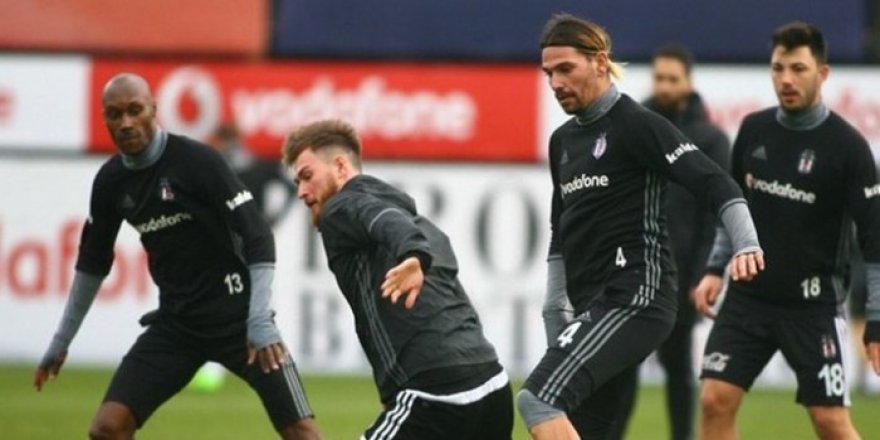 Beşiktaş'ın defansında rekabet artıyor