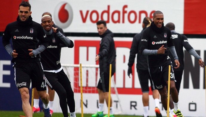 Beşiktaş taktik çalıştı! Caner'de son durum...