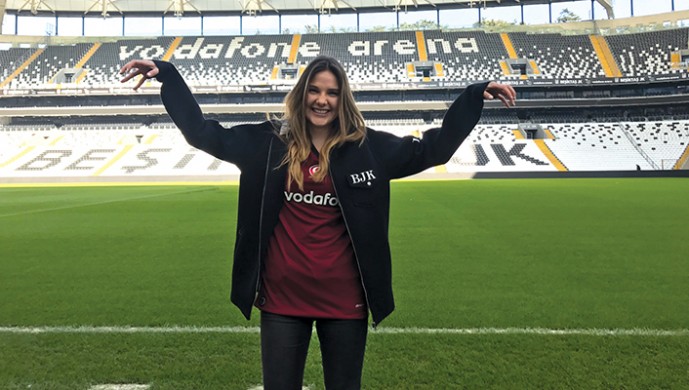 Güzel oyuncu Alina Boz Beşiktaş aşkını anlattı
