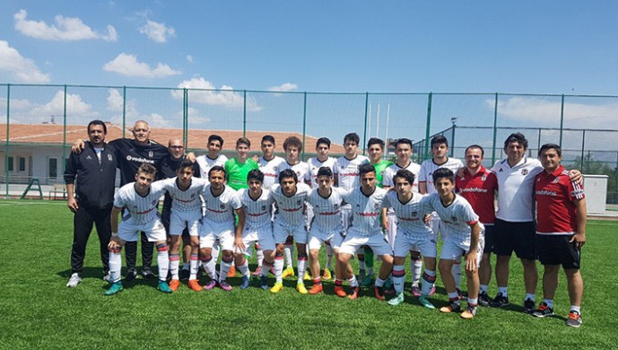 Beşiktaş U15 finallere katılmaya hak kazandı