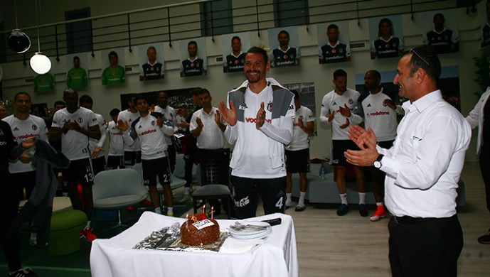Ersan Gülüm’ün doğum günü kutlandı