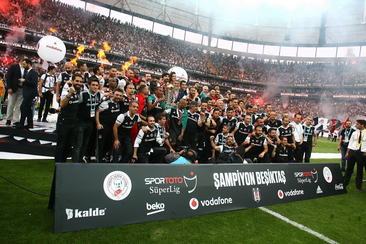 Umut Güner'den şampiyonluk pozu