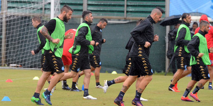 Napoli maça hazır. Hamsik idmanda