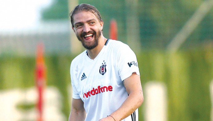 Caner Erkin'in performansı yükseliyor!