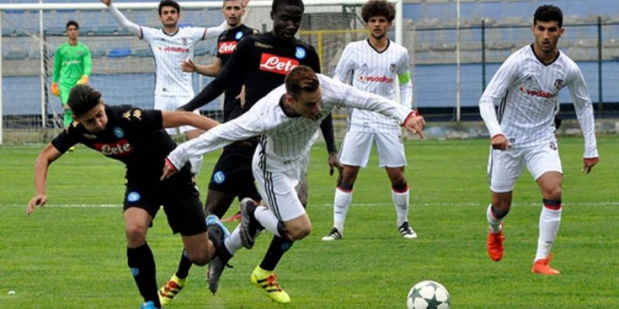 Beşiktaş-Napoli U21 maçında olay